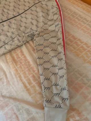 Tuta 777 beige con logo all over