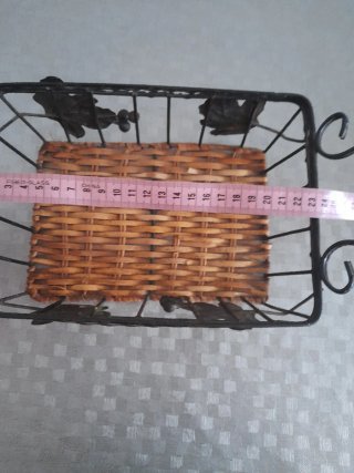 Cesta decorativa vintage metal y mimbre