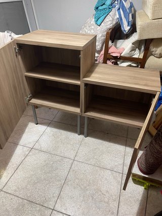 Pareja de armarios auxiliares madera y metal.