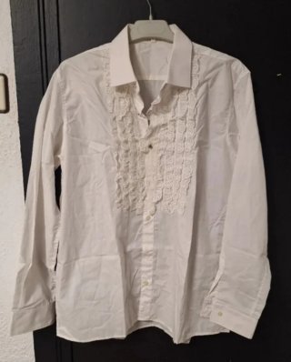 Camisa blanca con encaje