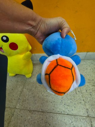 Lote 3 peluches: Pikachu, Squirtle y Poliwag