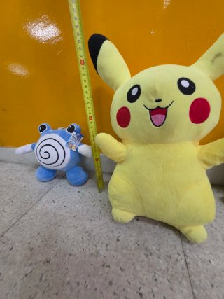 Lote 3 peluches: Pikachu, Squirtle y Poliwag