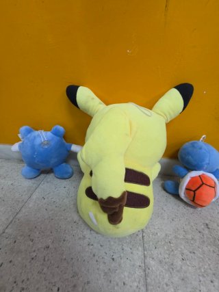 Lote 3 peluches: Pikachu, Squirtle y Poliwag
