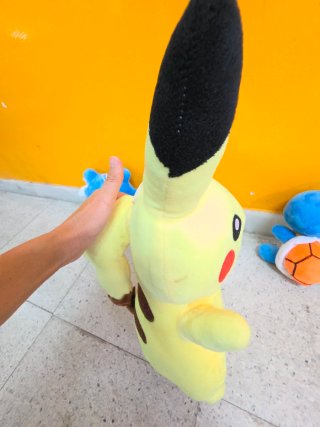 Lote 3 peluches: Pikachu, Squirtle y Poliwag