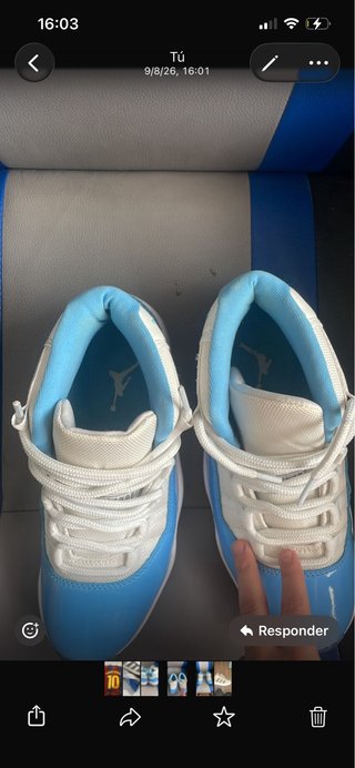 Jordan azules cordones blancos talla 39