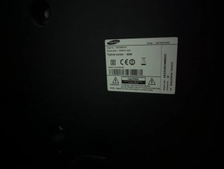 Smart TV Samsung Negra con Franja Oscura