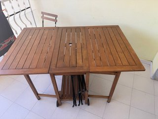 Mesa extensible madera y 4 sillas plegables