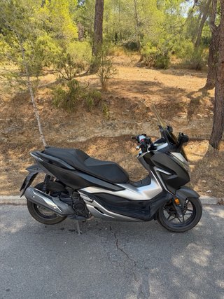 Honda Forza 300 Maxi Scooter Negra/Plata