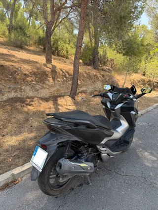 Honda Forza 300 Maxi Scooter Negra/Plata