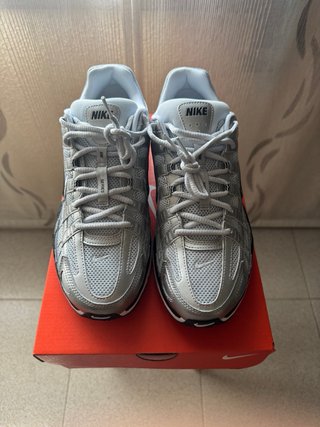 Nike P-6000 Plata y Negro