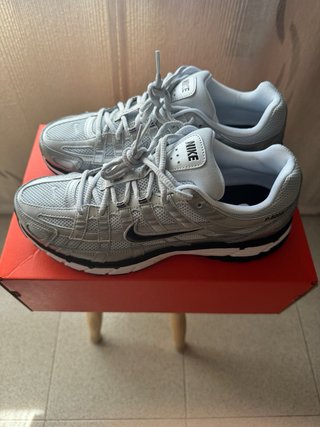Nike P-6000 Plata y Negro
