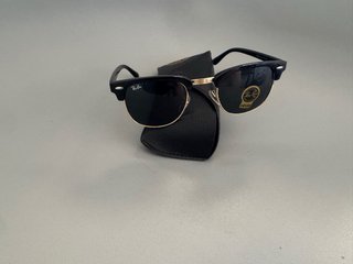 Gafas de sol Ray-Ban Clubmaster negras y doradas