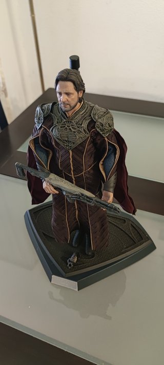 Figura Jor-El