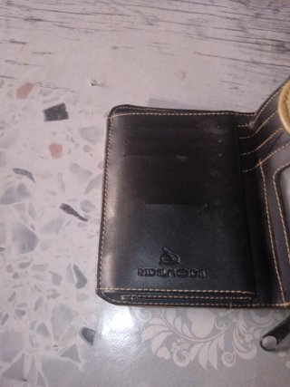 Monedero marrón y beige con cremallera