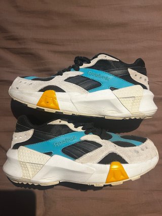 Zapatillas Reebok dan talla son como un 40.5