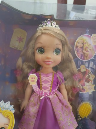 Muñeca Disney Princess Rapunzel Hair Glow. Nueva.
