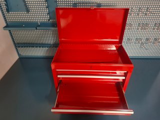 Cofre de herramientas rojo
