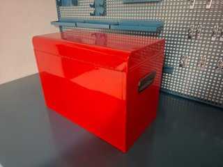 Cofre de herramientas rojo