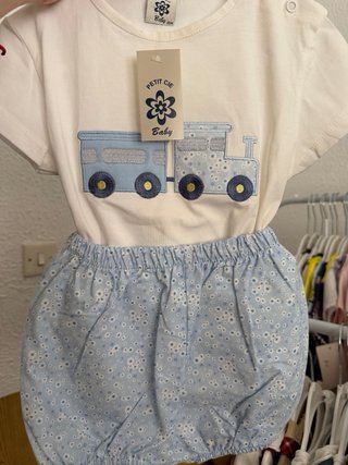 Conjunto bebé camiseta y braguita