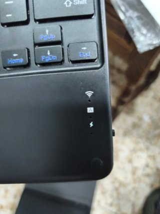 Custodia con tastiera Bluetooth per tablet