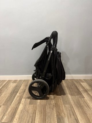 Carro de bebé plegable negro kinderkraft