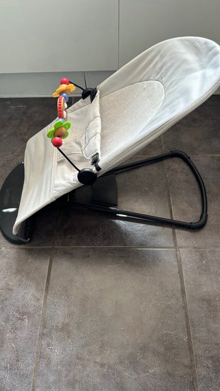 Silla Bebé BabyBjörn + Juguete Madera