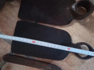 7 Azadas antiguas sin mango. Muy bien conservada.