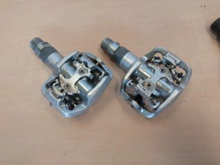 PEDALES AUTOMÁTICOS MTB