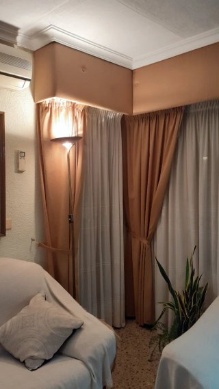 Cortinas Salón Beige y Blancas