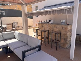 Alquiler  jardín Piscina, Barbacoa y cine Premium.