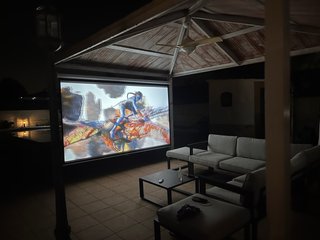 Alquiler  jardín Piscina, Barbacoa y cine Premium.