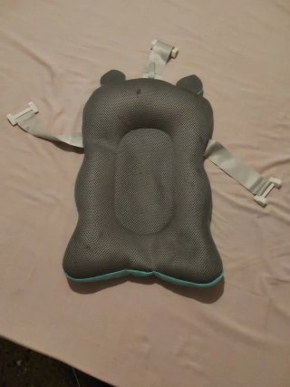 Cojín flotador para baño de bebé azul