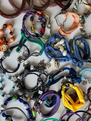 Lotto 50 braccialetti artigianali multicolor