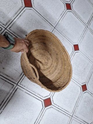 Cesto de mimbre artesanal