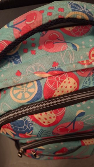 Mochila Otto con carrito y estampado frutal