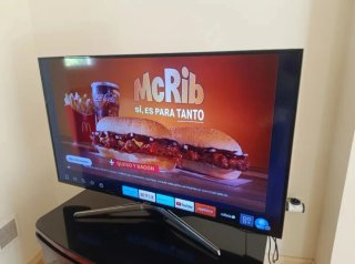 Smart TV Samsung 40 Negra y Plateada