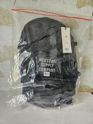 Zaino Herschel All Season 29L trekking. Nuovo.