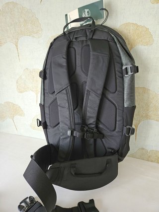 Zaino Herschel All Season 29L trekking. Nuovo.