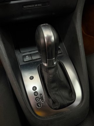 Volkswagen Golf VI