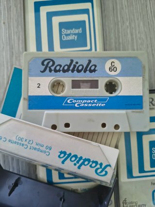 Lotto 16 musicassette Radiola C90