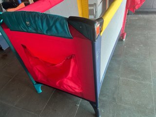 Cuna de viaje plegable
