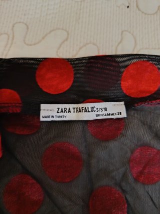 Blusa lunares terciopelo negra y roja