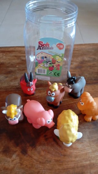 Figuras animales de granja suaves
