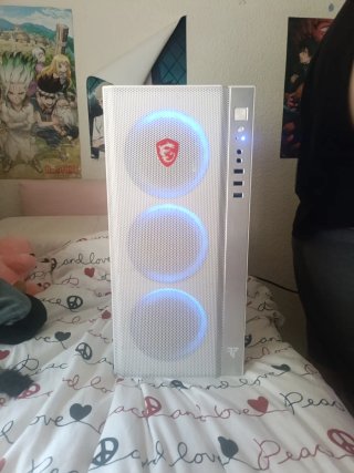 Torre PC MSI Blanca y Plateada