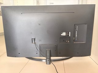 Smart TV LG 50UQ81006LB para piezas (Pantalla rota