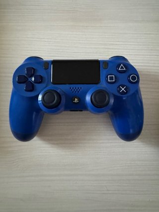 Ps4, 2 mandos, cable de alimentación, HDMI y USB