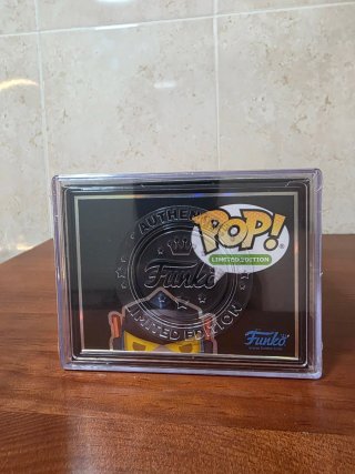 Funko Pop! Ultimate Freddy with Sword SE SDCC26