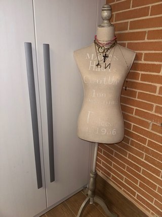 Busto Maniquí Mansion Du Monde Beige