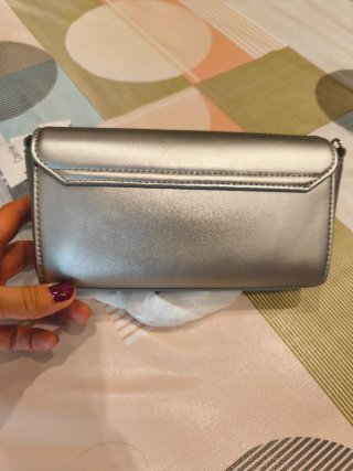 Calvin Klein bolso plateado. Nuevo con etiquetas