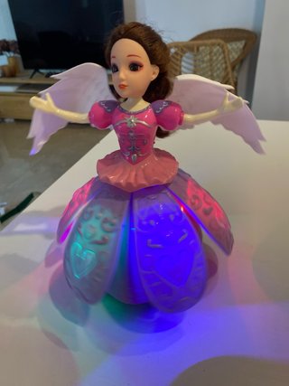 Muñeca con música y luz